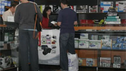 Marjele mici din distributia IT&C i-au trimis pe americanii de la Azerty pe retail online