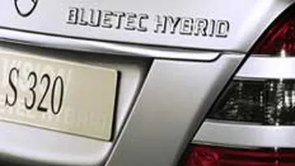 Mercedes are in lucru trei autoturisme \verzi\