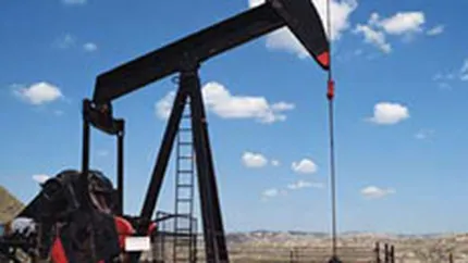 Petrolul a depasit luni dimineata nivelul record de 93 de dolari pe baril