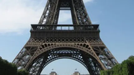Un olandez a platit 150.000 euro pentru o bucata din Turnul Eiffel