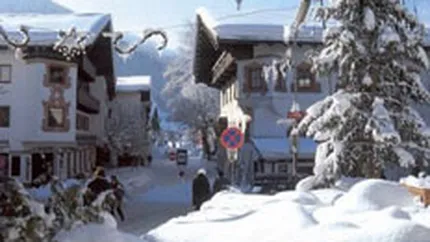 Turistii care merg la munte ocolesc agentiile, cei care merg in insule exotice le cauta