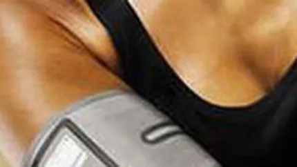 Samsung si Adidas concureaza Nike si Apple cu un telefon mobil care \vorbeste\