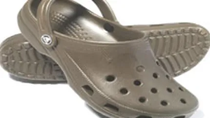 Firma canadiana Crocs si-ar putea reloca productia in Romania