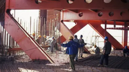 ArcelorMital Galati va renunta la 3.000 de angajati in urmatorii 6 ani