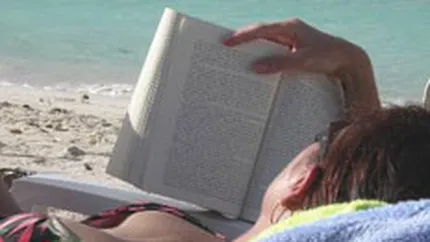 Cititorii din Vama Veche cresc vanzarile de pe plaja ale Humanitas cu 40%