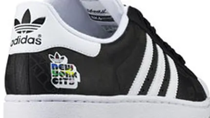 Adidas scoate la licitatie contul global de publicitate digitala