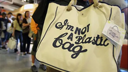 Cum vor aborda retailerii taxarea pungilor din plastic