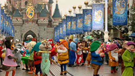 Romanii aloca anul acesta peste 3 mil. euro parcurilor de distractii din Europa si SUA