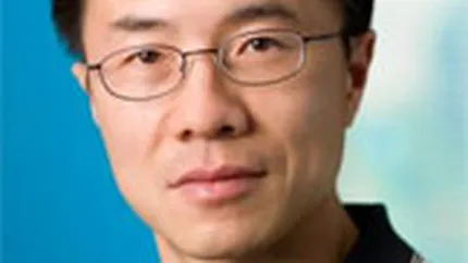 Microsoft angajeaza un fost executiv al Yahoo la conducerea diviziei de online