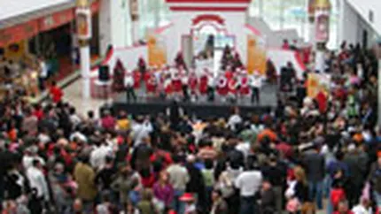 Mall-urile se decoreaza de Sarbatori cu jumatate din banii de anul trecut