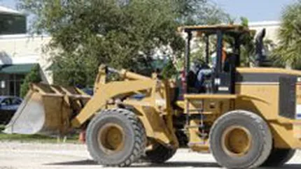 Serviciile si constructiile au adus peste jumatate din cresterea economica la 9 luni