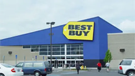 Retailul american raporteaza scaderi, in ciuda eforturilor de a depasi criza