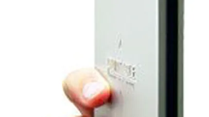 Toshiba ar putea cumpara divizia de hard-disk-uri a Fujitsu cu 330-440 mil.$