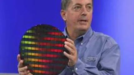 Confruntata cu criza, Intel ingheata salariile top-managementului