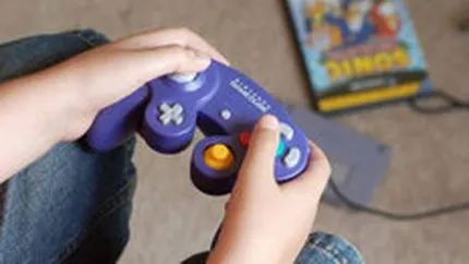 Cedeaza si piata jocurilor video: prima scadere lunara, in martie