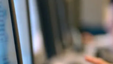 Bursa a crescut moderat la mijlocul sedintei de vineri, in linie cu pietele externe