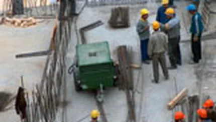 INS: Numarul salariatilor va scadea in toate domeniile pana in iulie