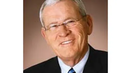 Edward Whitacre, fost CEO al AT&T, va deveni presedinte GM