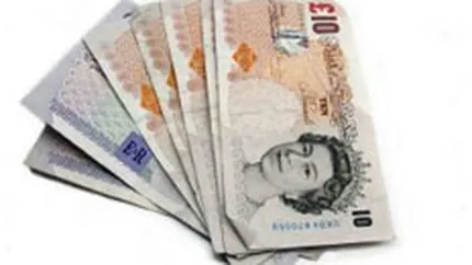 Studiu: Un junior britanic castiga in medie 23.000 de lire sterline pe an
