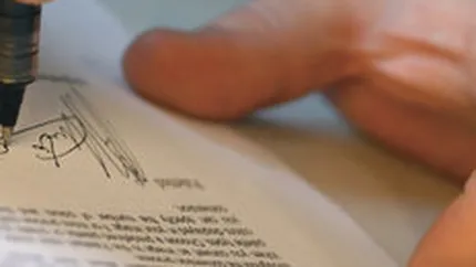 Basescu a promulgat legea privind comercializarea produselor alimentare