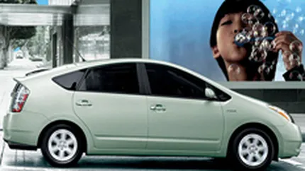 Toyota Prius a devenit cea mai bine vanduta masina din Japonia, la 12 ani de la lansare