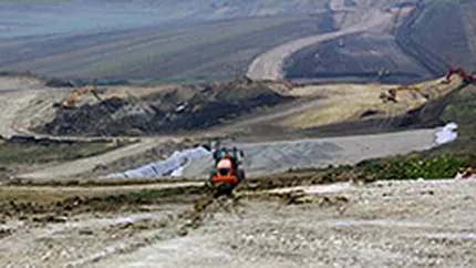 Chiar daca ar avea cu ce, nu mai au cu cine: Bechtel i-ar putea concedia pe toti cei 2.000 de muncitori de la Autostrada Transilvania