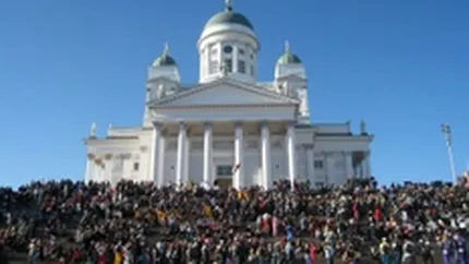 Romanii devin mai chibzuiti! Renunta la iesirile in oras si merg mai des la biserica