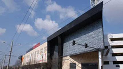 Constructorul mall-ului din Arad a cumparat jumatate de proiect, cu o zi inainte de inaugurare
