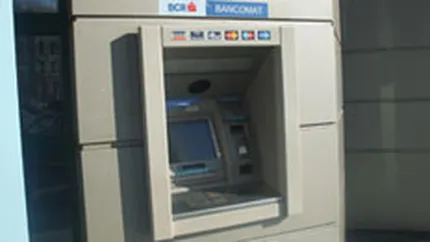 BCR intrerupe vineri noaptea operatiunile cu carduri