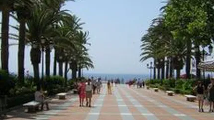 Badulescu: Companiile aeriene vor sa reprogrameze cursele anulate, nu sa returneze banii turistilor