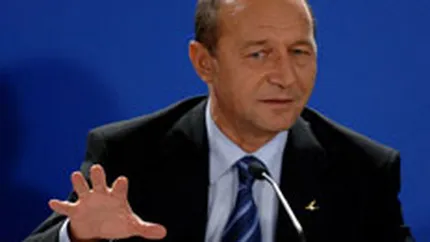 Basescu cere taierea cheltuielilor si extinderea impozitarii, sub amenintarea unui deficit de 7%