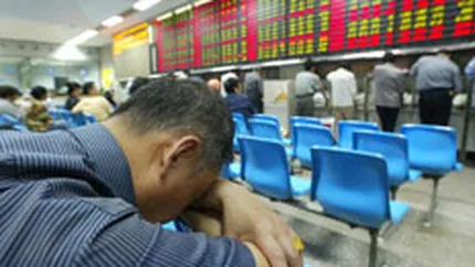 Bursa si-a accelerat scaderea la peste 1% la finele sedintei de marti