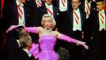 O rochie purtata de Marilyn Monroe in \Barbatii prefera blondele\, scoasa la licitatie