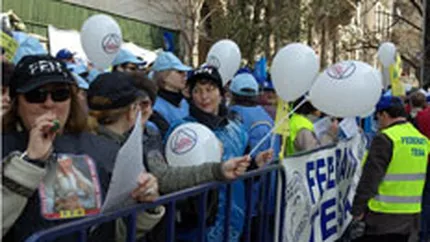 Peste 500 de sindicalisti protesteaza la Guvern si Cotroceni