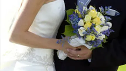 Guvernul anuleaza ajutorul financiar pentru mame la nasterea copilului si tineri la prima casatorie