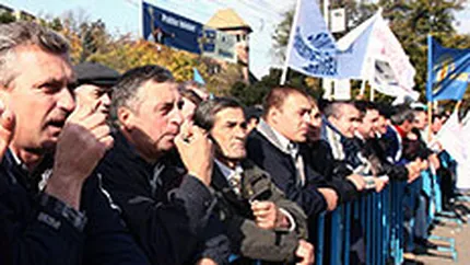 Sindicatele anunta mitinguri la Parlament luni si in ziua dezbaterii motiunii si greva generala