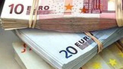 Leul se prabuseste: Casele de schimb afiseaza valori de aproape 4,45 lei/euro