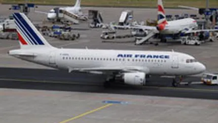 Traficul aerian din Franta, perturbat pana joi de o greva a controlorilor