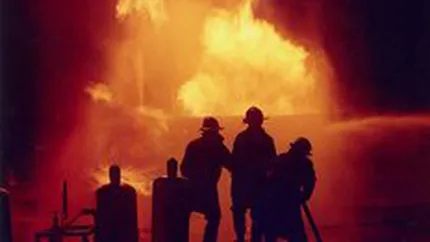 Incendiul din incinta rafinariei Petrotel-Lukoil din Ploiesti a fost stins