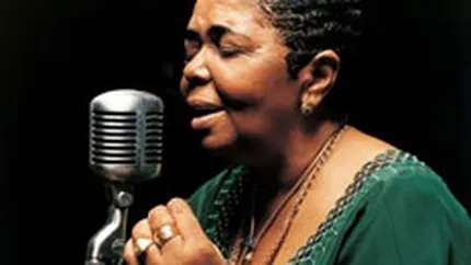 Cesaria Evora canta de doua ori in Romania, in octombrie