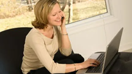 Studiu: Angajatii vor sa lucreze de acasa si accepta mai putini bani daca au un program flexibil