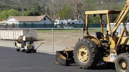 Guvernul a decis inceperea proiectului de asfaltare a 10.000 km de drumuri judetene si locale