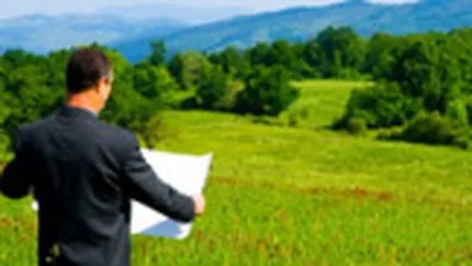 King Sturge: Criza a ieftinit cu pana la 60% terenurile din Romania