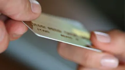 Cardul de credit este inca scump: Bonusurile asociate acopera cu greu comisioanele anuale