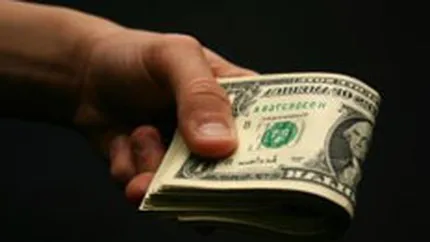 Studiu: Un roman din trei recunoaste ca a dat mita