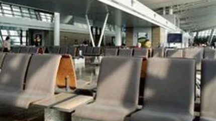 Zeci de romani, blocati pe aeroportul Heathrow din Londra