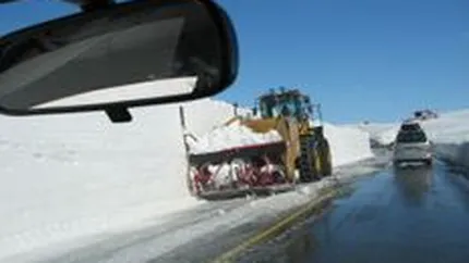 Zapada ingreuneaza circulatia rutiera pe mai multe drumuri din tara si pe cele doua autostrazi