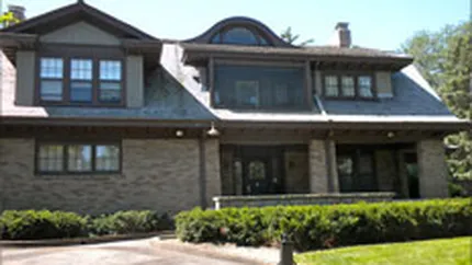 Cele mai bune 3 investitii ale miliardarului Warren Buffett