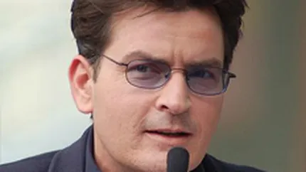 Charlie Sheen da in judecata Warner Bros. pentru 100 mil. $
