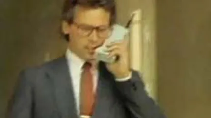 Top 10 cele mai amuzante reclame la telefoane mobile (VIDEO)